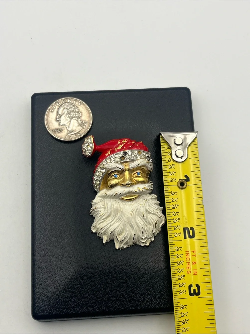 Weiss Santa Claus Christmas holiday rhinestone enamel vintage brooch pin